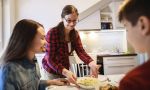 Cursos de inglés particulares en los Estados Unidos - compartir la comida con la familia anfitriona