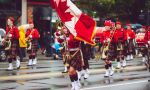Año escolar en Canadá - desfile en las calles